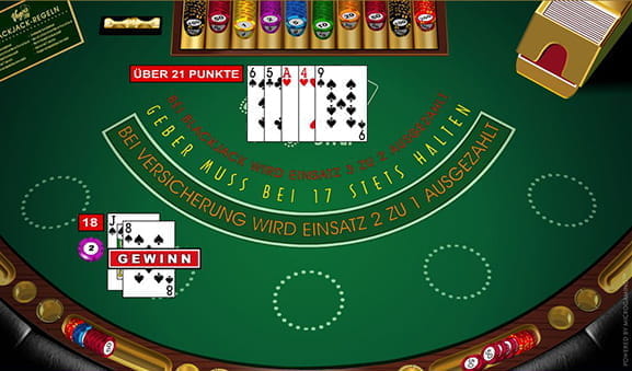 Blick auf den Spieltisch von Vegas Strip Blackjack Gold des Herstellers Microgaming.